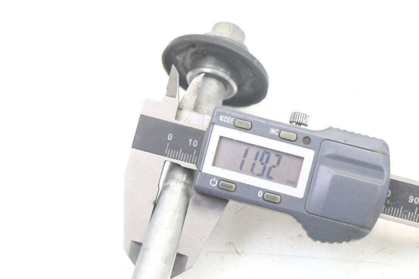 photo de FRONT WHEEL AXLE KAWASAKI KX 65 (2000 - 2019)