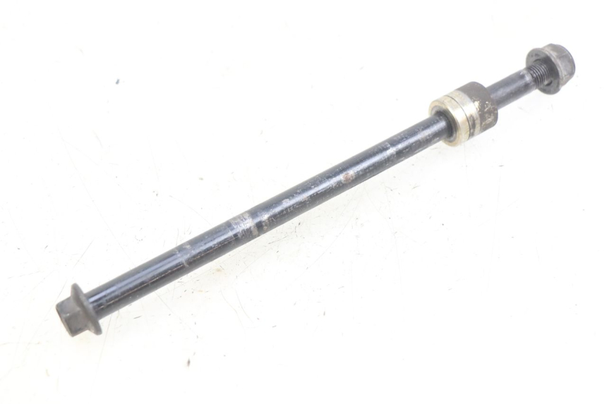 photo de FRONT WHEEL AXLE KYMCO AGILITY 16+ 4T 50 (2018 - 2023)