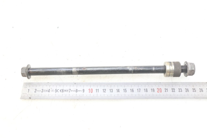 photo de FRONT WHEEL AXLE KYMCO AGILITY 16+ 4T 50 (2018 - 2023)