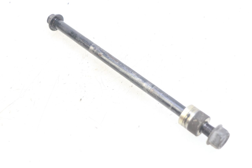 photo de FRONT WHEEL AXLE KYMCO AGILITY 16+ 4T 50 (2018 - 2023)