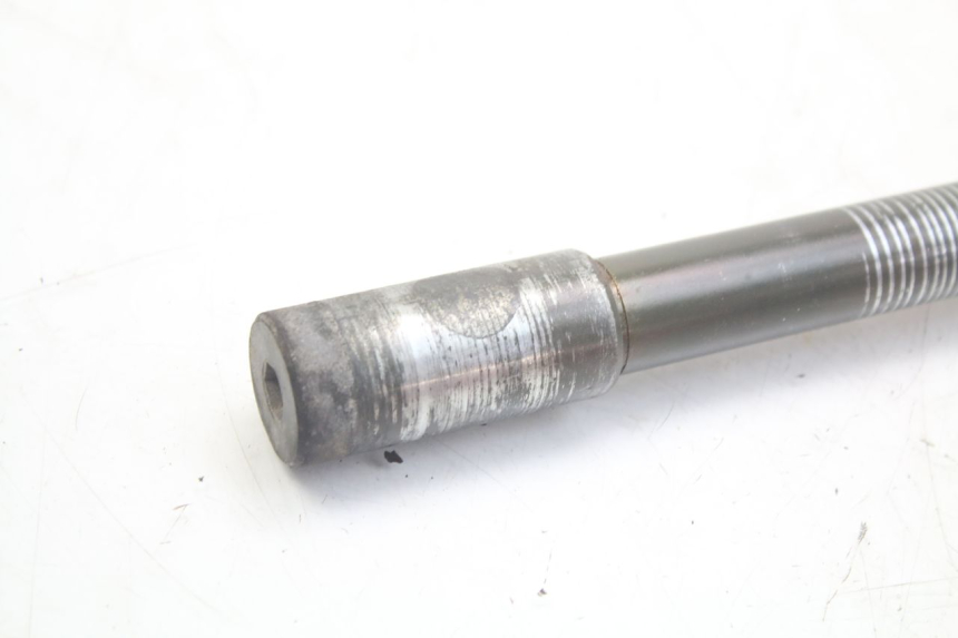 photo de FRONT WHEEL AXLE KYMCO X-CITING XCITING 400 (2014 - 2018)