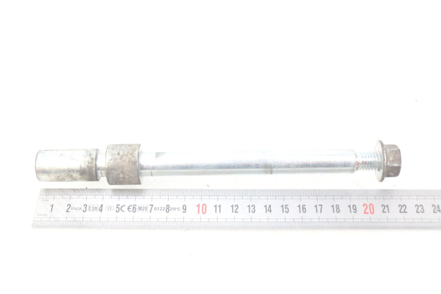 photo de FRONT WHEEL AXLE PIAGGIO LIBERTY 4T 50 (2004 - 2008)