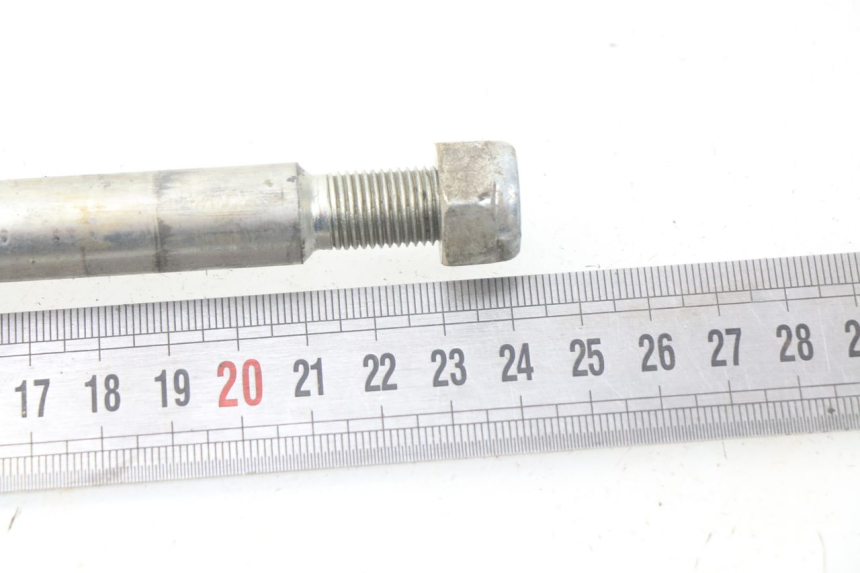 photo de FRONT WHEEL AXLE PEUGEOT LUDIX 50 (2008 - 2017)