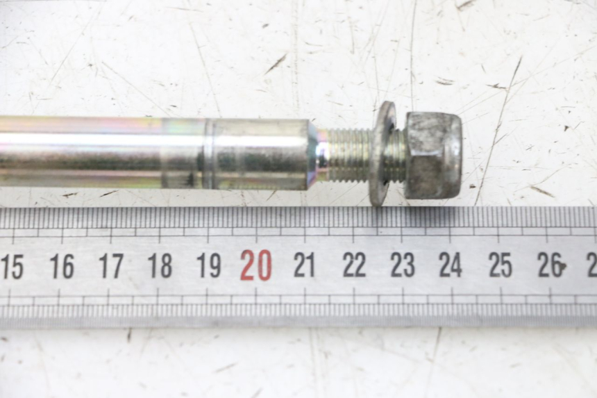 photo de FRONT WHEEL AXLE PEUGEOT LUDIX 50 (2008 - 2017)