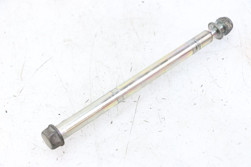 photo de FRONT WHEEL AXLE PEUGEOT LUDIX 50 (2008 - 2017)