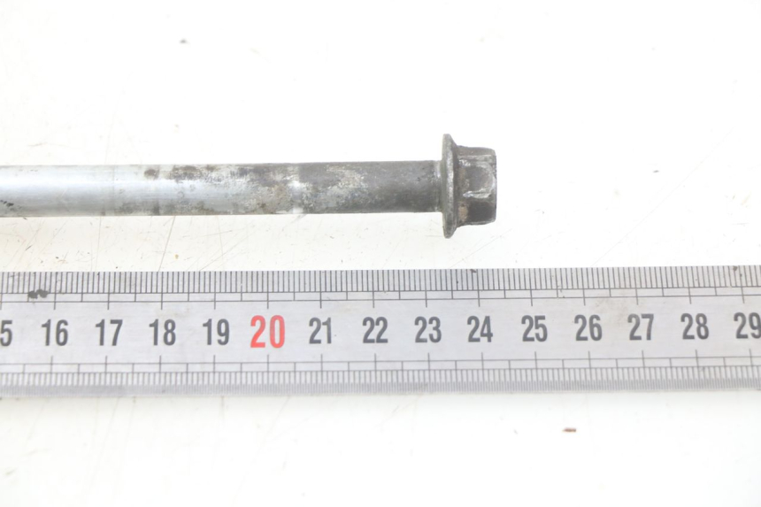 photo de FRONT WHEEL AXLE MBK BOOSTER SPIRIT 50 (1999 - 2003)