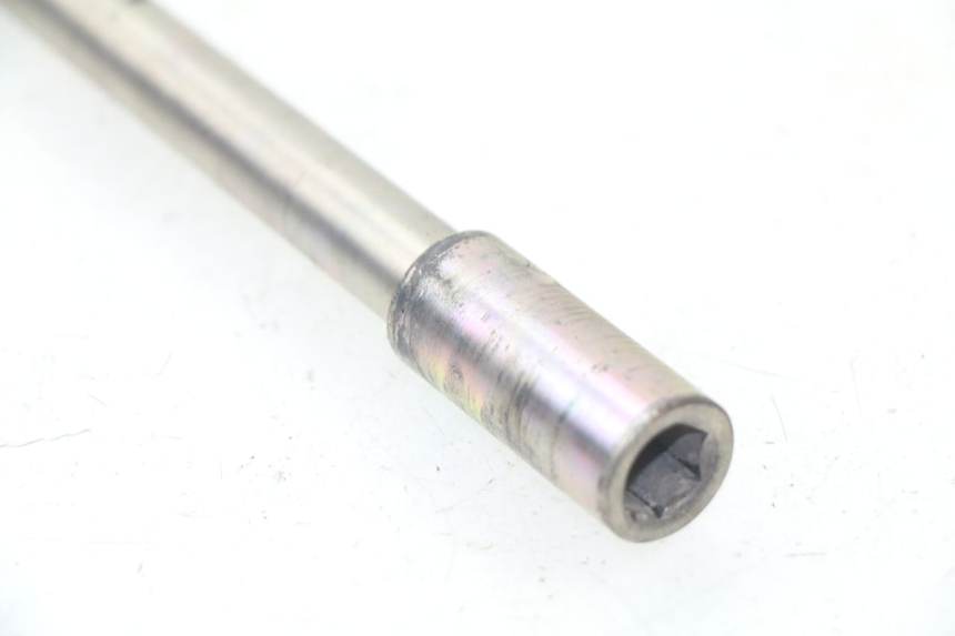 photo de FRONT WHEEL AXLE MBK EVOLIS 125 (2014 - 2018)