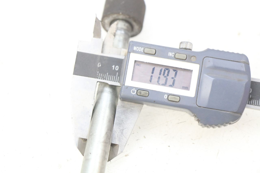 photo de FRONT WHEEL AXLE MBK FLIPPER 50 (2004 - 2012)