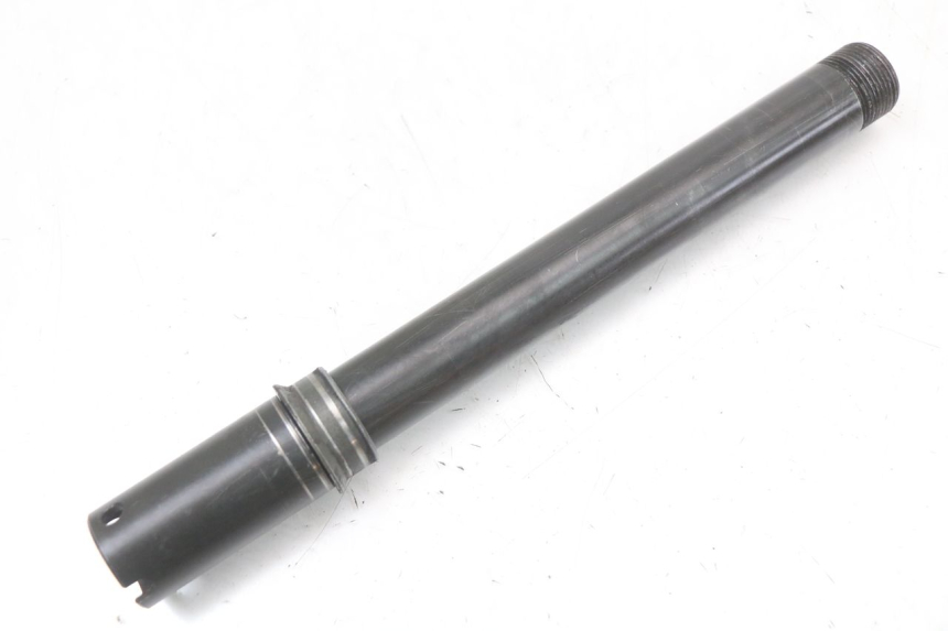 photo de FRONT WHEEL AXLE MOTO GUZZI NORGE 8V GT 1200 (2011 - 2016)