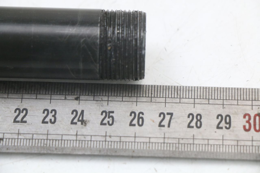 photo de FRONT WHEEL AXLE MOTO GUZZI NORGE 8V GT 1200 (2011 - 2016)