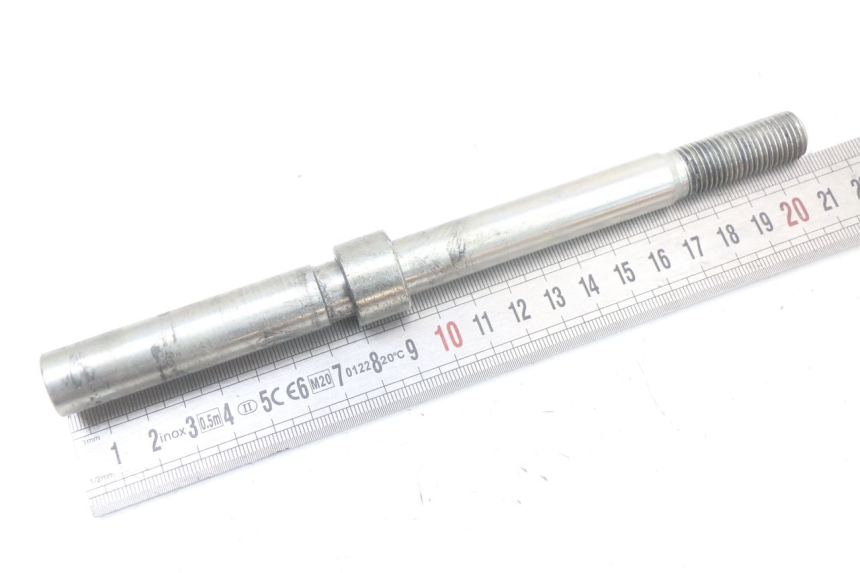 photo de FRONT WHEEL AXLE RIEJU MRT 50 (2018 - 2021)