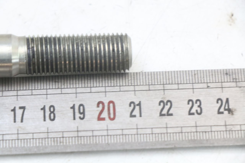 photo de FRONT WHEEL AXLE RIEJU MRT 50 (2018 - 2021)