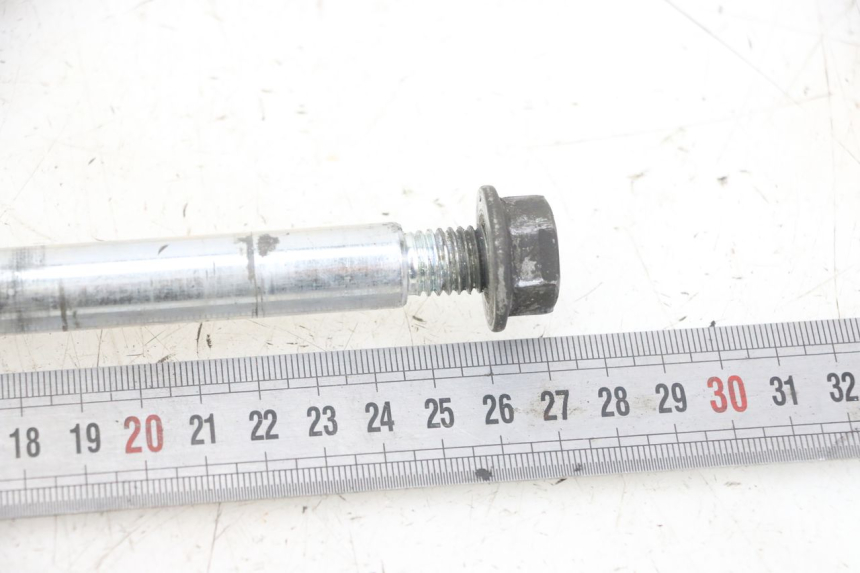 photo de FRONT WHEEL AXLE GILERA NEXUS 125 (2009 - 2013)