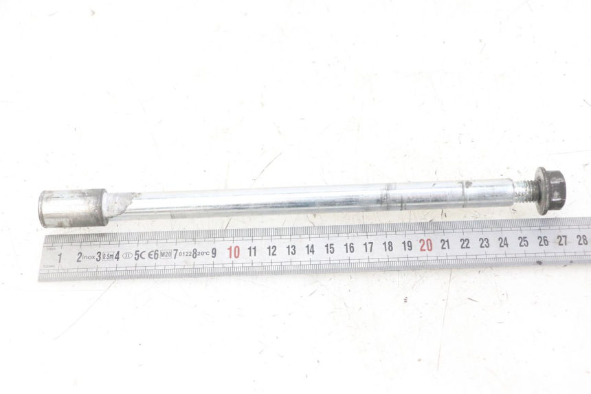photo de FRONT WHEEL AXLE GILERA NEXUS 125 (2009 - 2013)