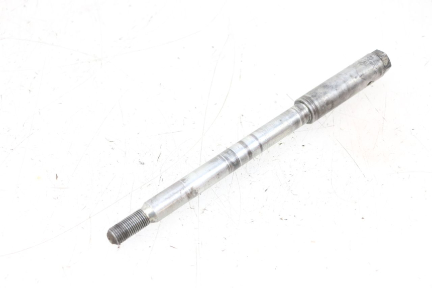 photo de FRONT WHEEL AXLE HONDA NSR R 125 (1994 - 2003) - Zoom on usage condition