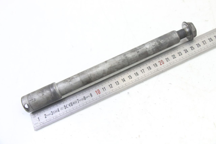 photo de FRONT WHEEL AXLE HONDA NTV DEAUVILLE ABS 700 (2007 - 2016)