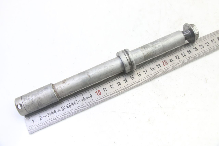 photo de FRONT WHEEL AXLE HONDA NTV DEAUVILLE 650 (2001 - 2006)
