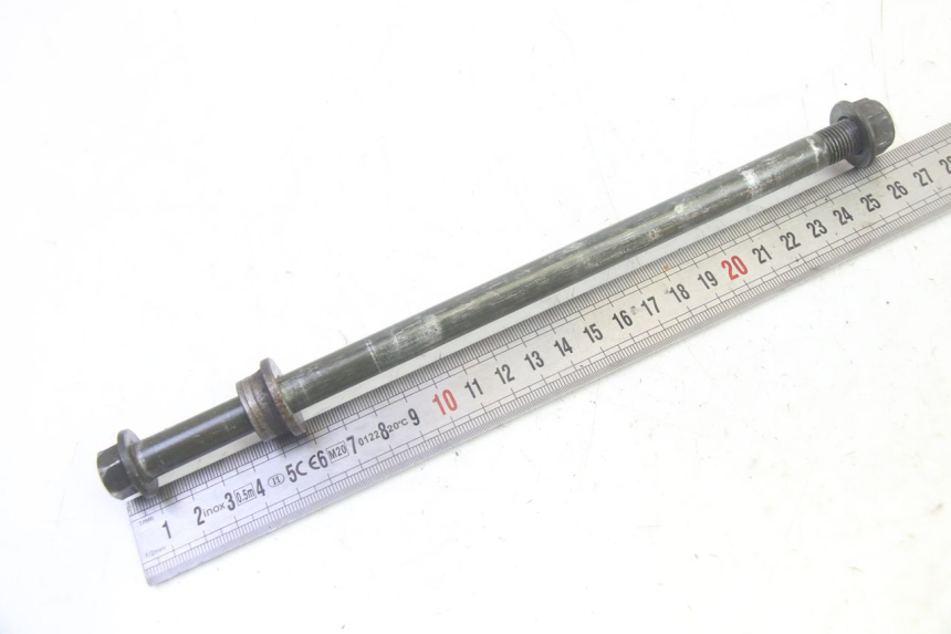 photo de FRONT WHEEL AXLE SYM ORBIT III 3 4T 50 (2021 - 2025) - Zoom on usage condition