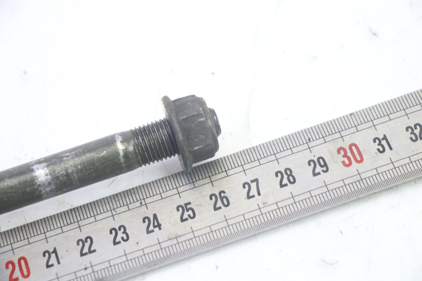 photo de FRONT WHEEL AXLE SYM ORBIT III 3 4T 50 (2021 - 2025) - Alternative perspective