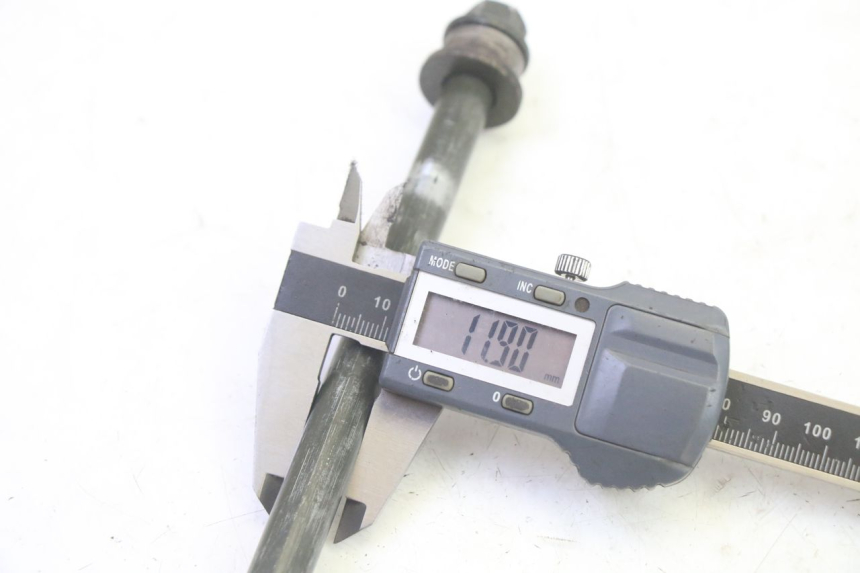 photo de FRONT WHEEL AXLE SYM ORBIT III 3 4T 50 (2021 - 2025) - Technical close-up