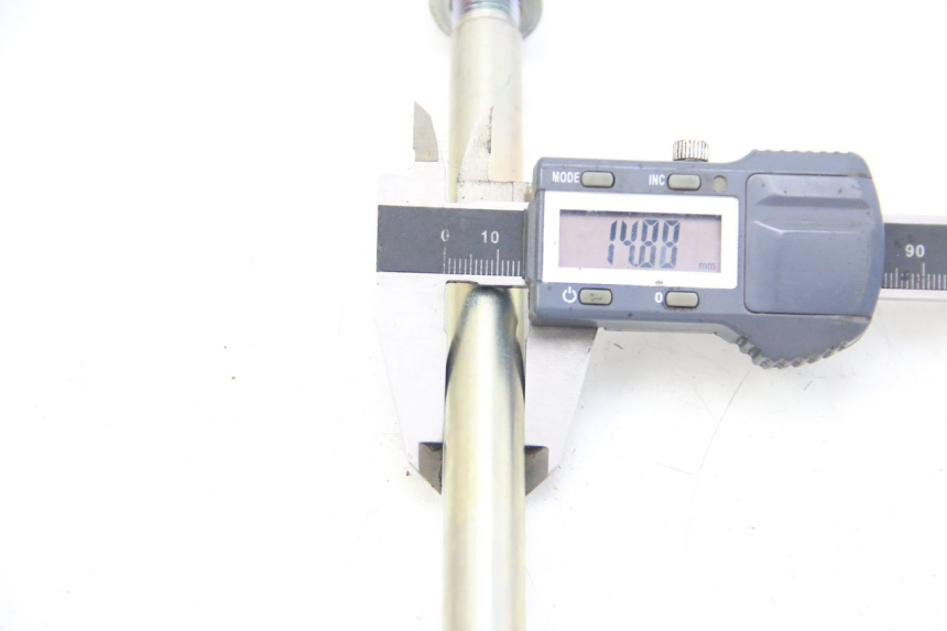 photo de FRONT WHEEL AXLE PEUGEOT CITYSTAR 2T 50 (2018 - 2021)