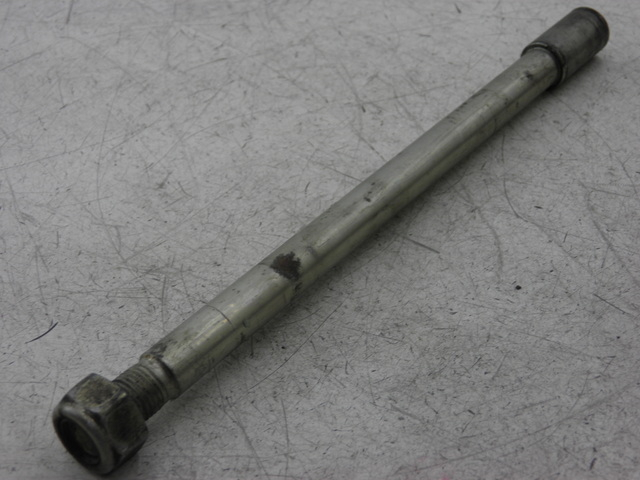 photo de FRONT WHEEL AXLE PEUGEOT ELYSEO 125 (1999 - 2004)