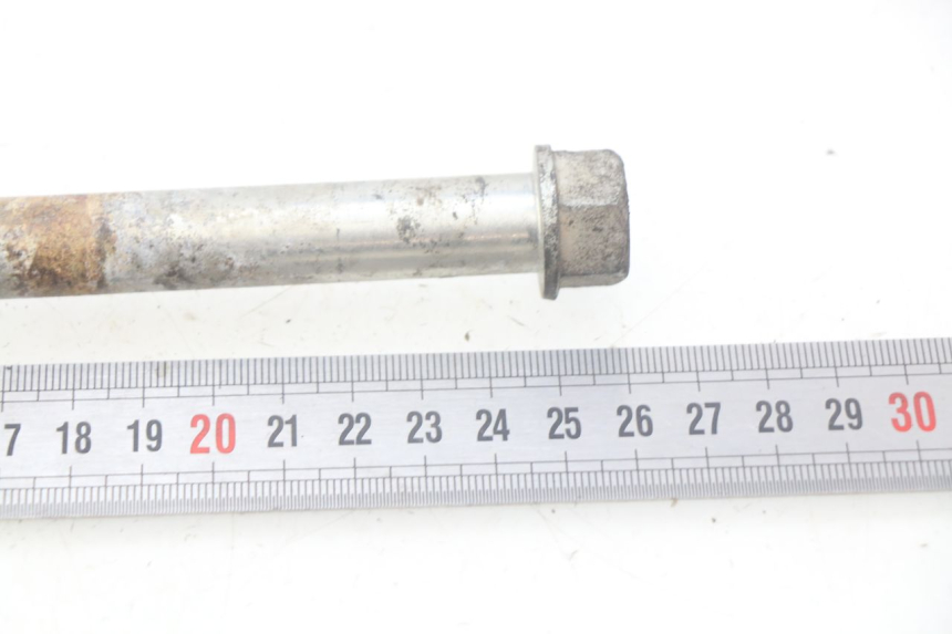 photo de FRONT WHEEL AXLE PEUGEOT LUDIX 50 (2005 - 2007)