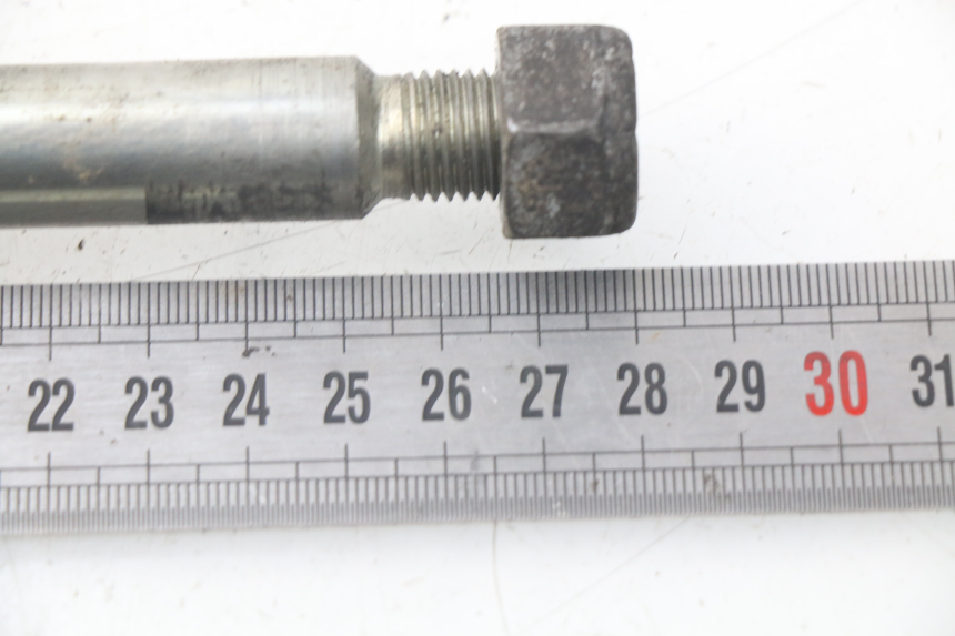 photo de FRONT WHEEL AXLE PEUGEOT SATELIS 500 (2007 - 2013)