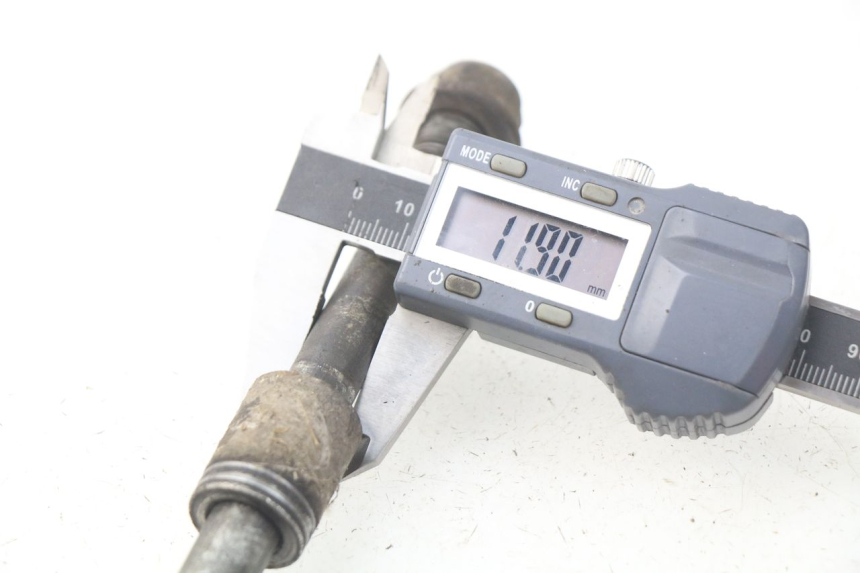 photo de FRONT WHEEL AXLE PEUGEOT SC 50 (1988 - 1992)
