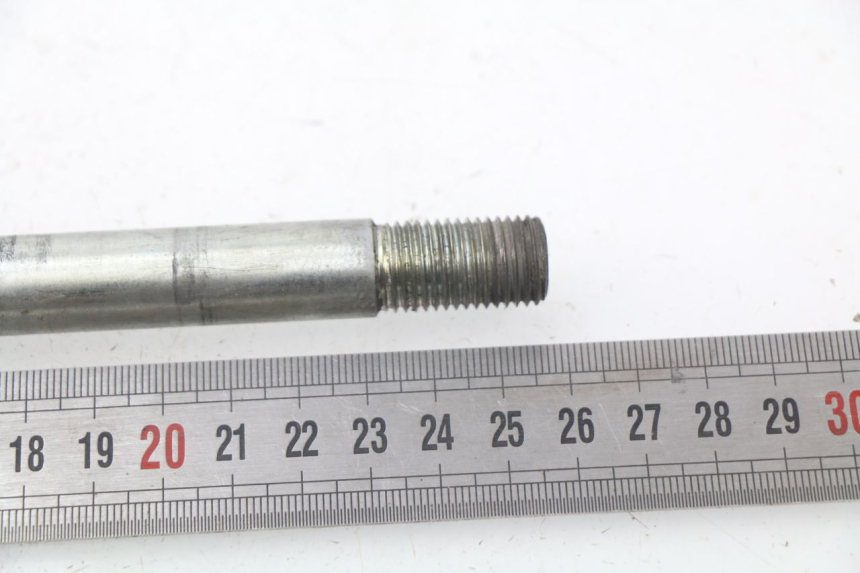 photo de FRONT WHEEL AXLE PEUGEOT SPEEDFIGHT 3 AIR 50 (2009 - 2015)