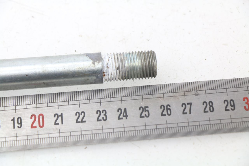 photo de FRONT WHEEL AXLE PEUGEOT SPEEDFIGHT 3 AIR 50 (2009 - 2015)