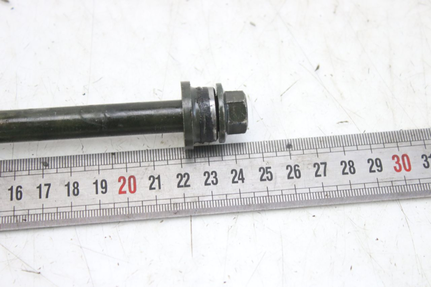 photo de FRONT WHEEL AXLE PEUGEOT TWEET 4T 50 (2010 - 2014)