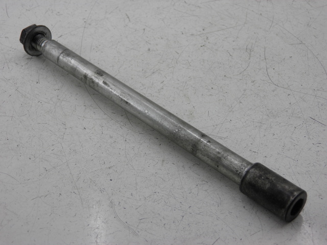 photo de FRONT WHEEL AXLE PIAGGIO BEVERLY 125 (2001 - 2004)