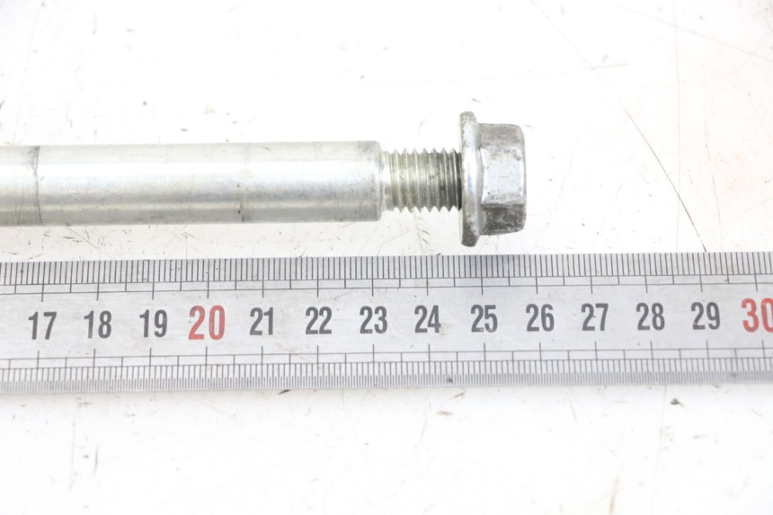 photo de FRONT WHEEL AXLE PIAGGIO BEVERLY 125 (1998 - 2005)