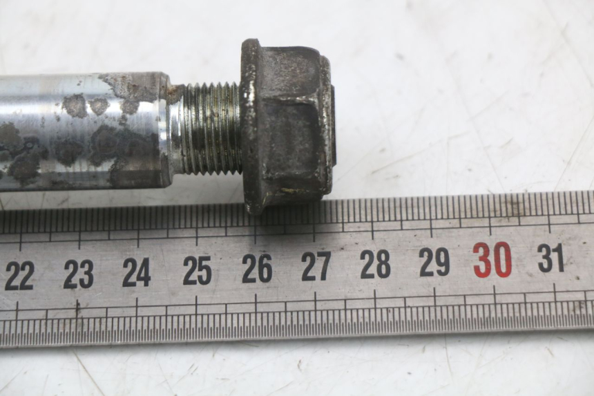 photo de FRONT WHEEL AXLE PIAGGIO X10 125 (2012 - 2017)