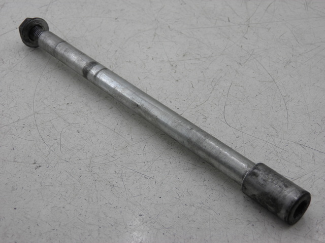 photo de FRONT WHEEL AXLE PIAGGIO X9 EVOLUTION 125 (2003 - 2007)