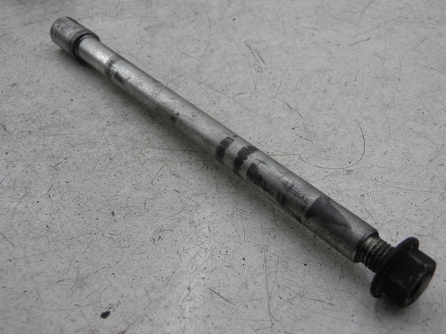 photo de FRONT WHEEL AXLE PIAGGIO X9 EVOLUTION 125 (2003 - 2007)