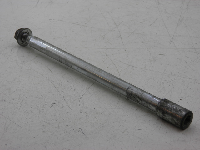 photo de FRONT WHEEL AXLE PIAGGIO XEVO - X EVO 125 (2010 - 2015)