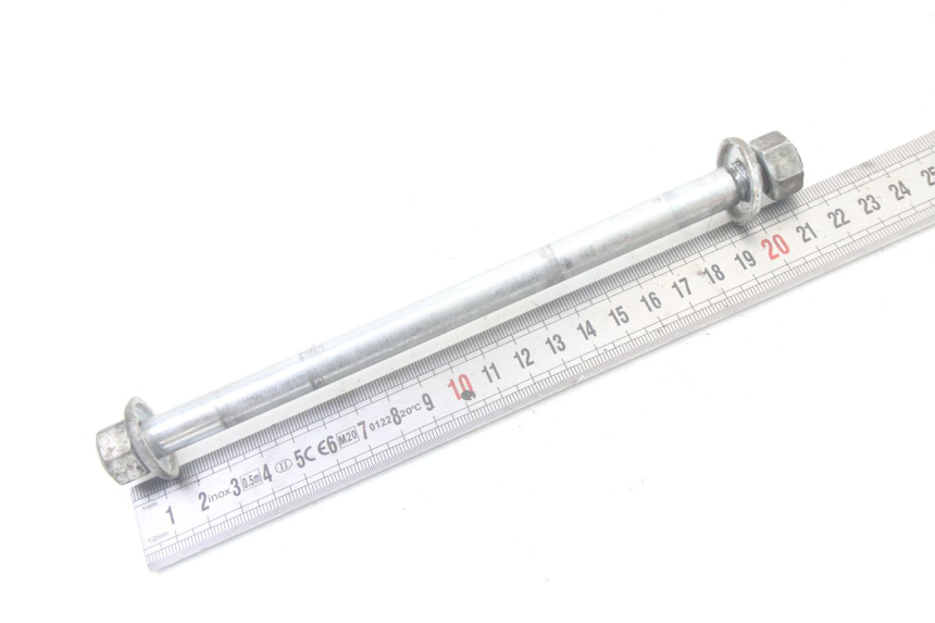 photo de FRONT WHEEL AXLE PIAGGIO ZIP 4T 50 (2018 - 2020)