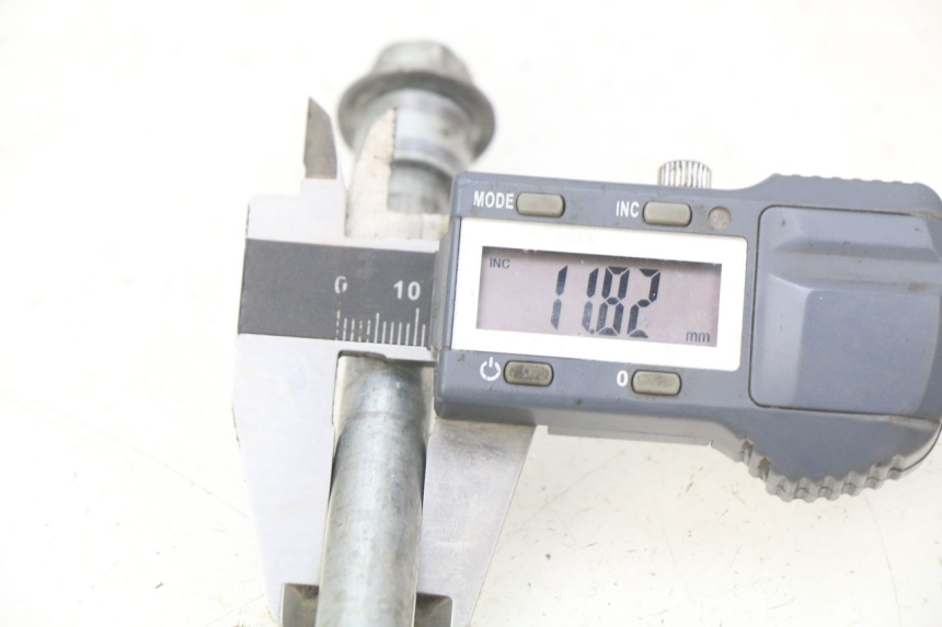 photo de FRONT WHEEL AXLE POCKET BIKE KXD 50