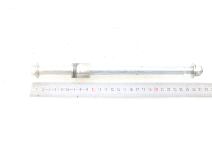photo de FRONT WHEEL AXLE YAMASAKI RAPTOR 50 (2013 - 2018)