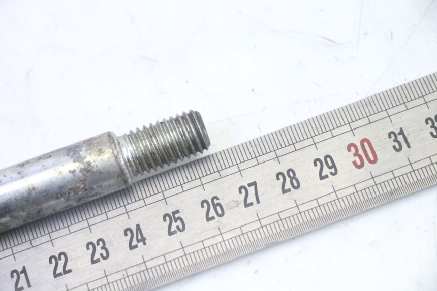 photo de FRONT WHEEL AXLE GILERA RUNNER SP 50 (2009 - 2017)