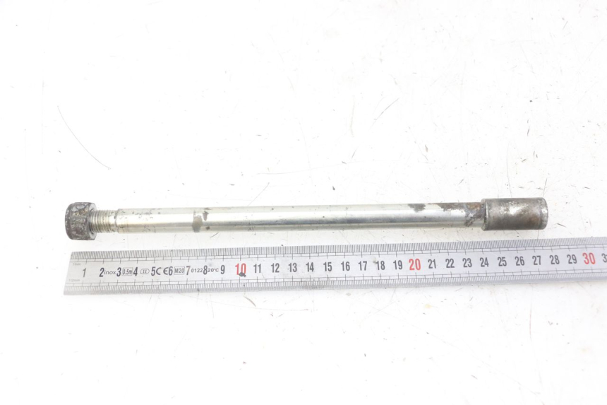 photo de FRONT WHEEL AXLE PEUGEOT SATELIS 125 (2013 - 2018)