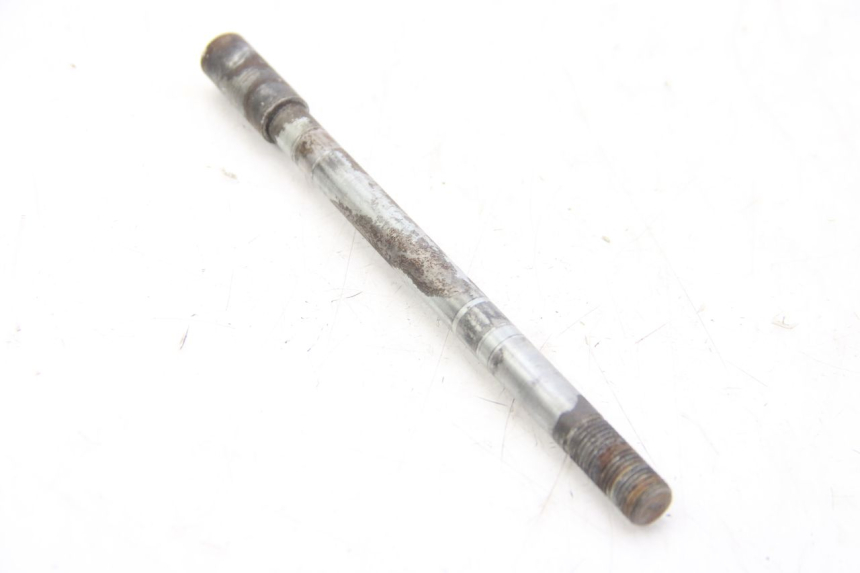 photo de FRONT WHEEL AXLE APRILIA SCARABEO 4T 50 (2009 - 2017)