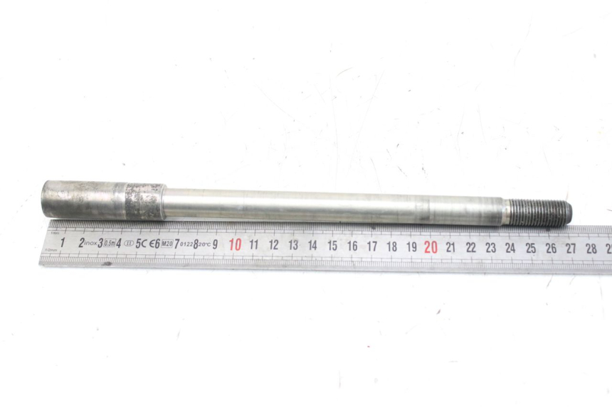 photo de FRONT WHEEL AXLE MBK SKYCRUISER 125 (2010 - 2013)