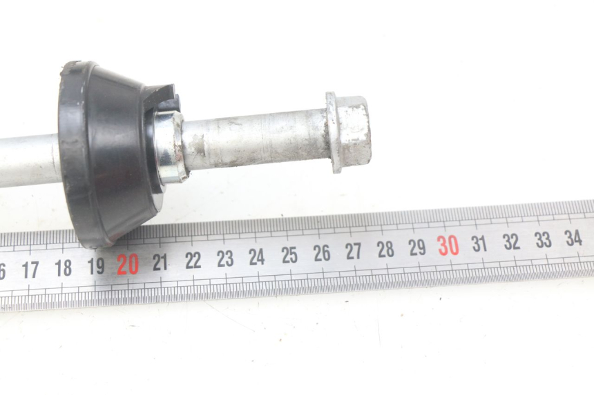 photo de FRONT WHEEL AXLE APRILIA SR 2T 50 (2018 - 2022)