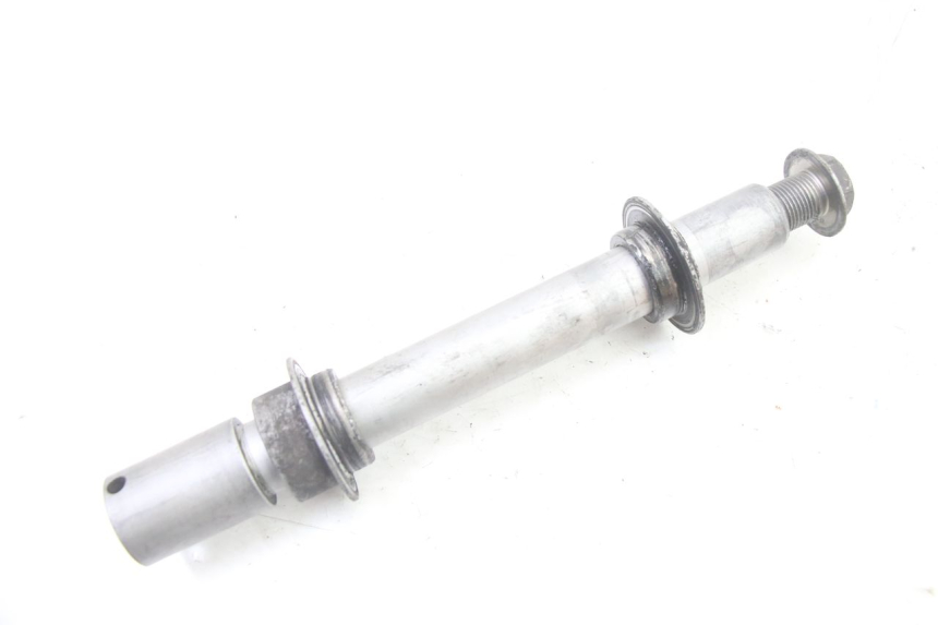 photo de FRONT WHEEL AXLE HONDA ST PAN EUROPEAN 1300 (2002 - 2013)