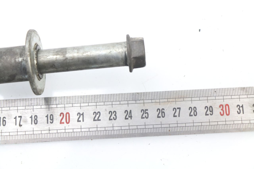 photo de FRONT WHEEL AXLE SUZUKI GSXF GSX F 600 (1988 - 1997)