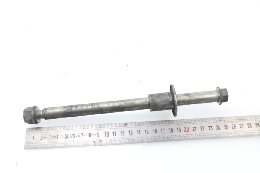photo de FRONT WHEEL AXLE SUZUKI GSXF GSX F 600 (1988 - 1997)