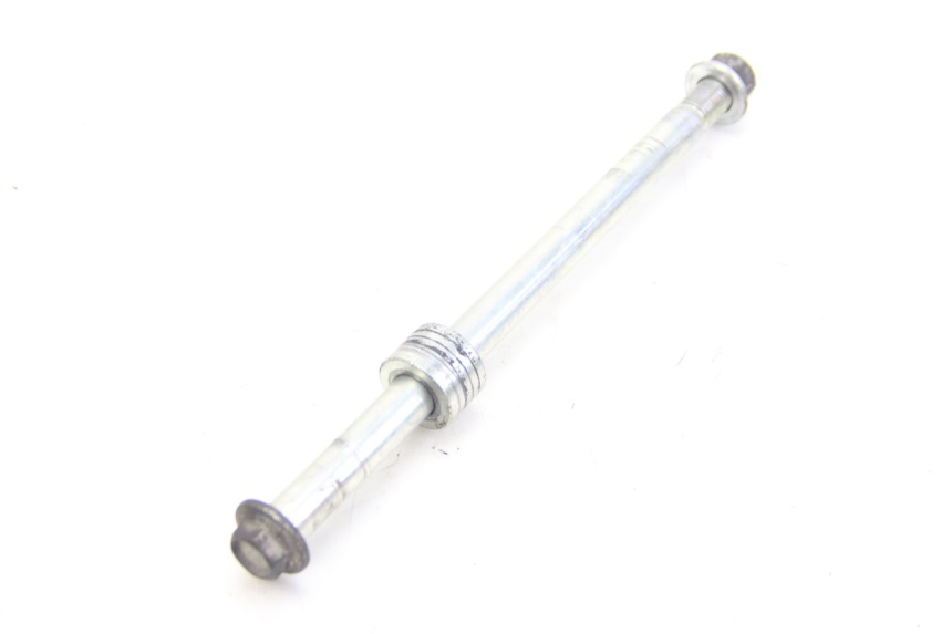 photo de FRONT WHEEL AXLE SUZUKI SIXTEEN 125 (2008 - 2010)